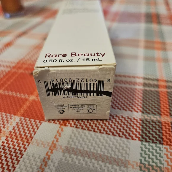 Rare Beauty Positive Light Liquid Luminizer - Captivate - Picture 5 of 5